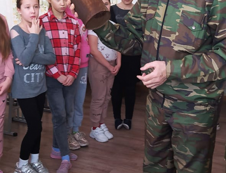 Выставка «Хранители памяти» прошла в Катав-Ивановской школе №4