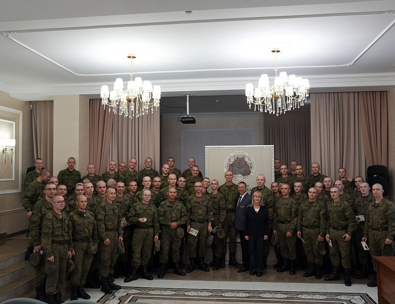  Встреча в Челябинске: курсантам рассказали об истории Отечества