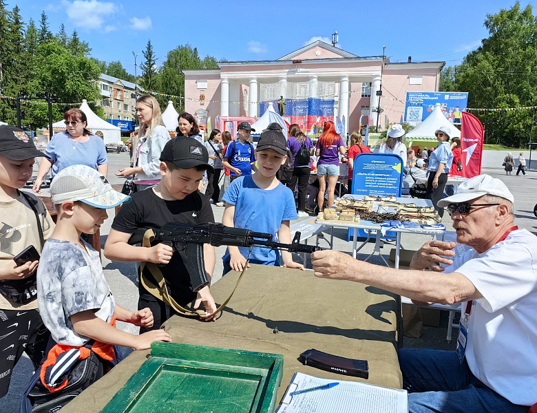 Фестиваль "Челябинская область - большая семья" продолжается в Миньяре