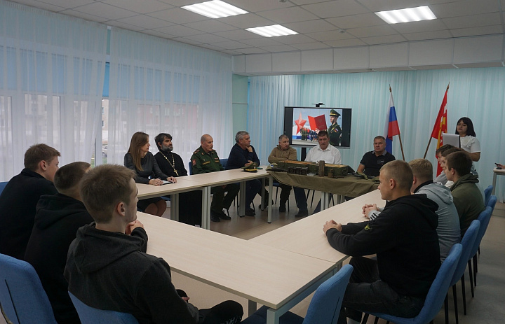 В Катав-Ивановском муниципальном районе проводили в армию юношей осеннего призыва.